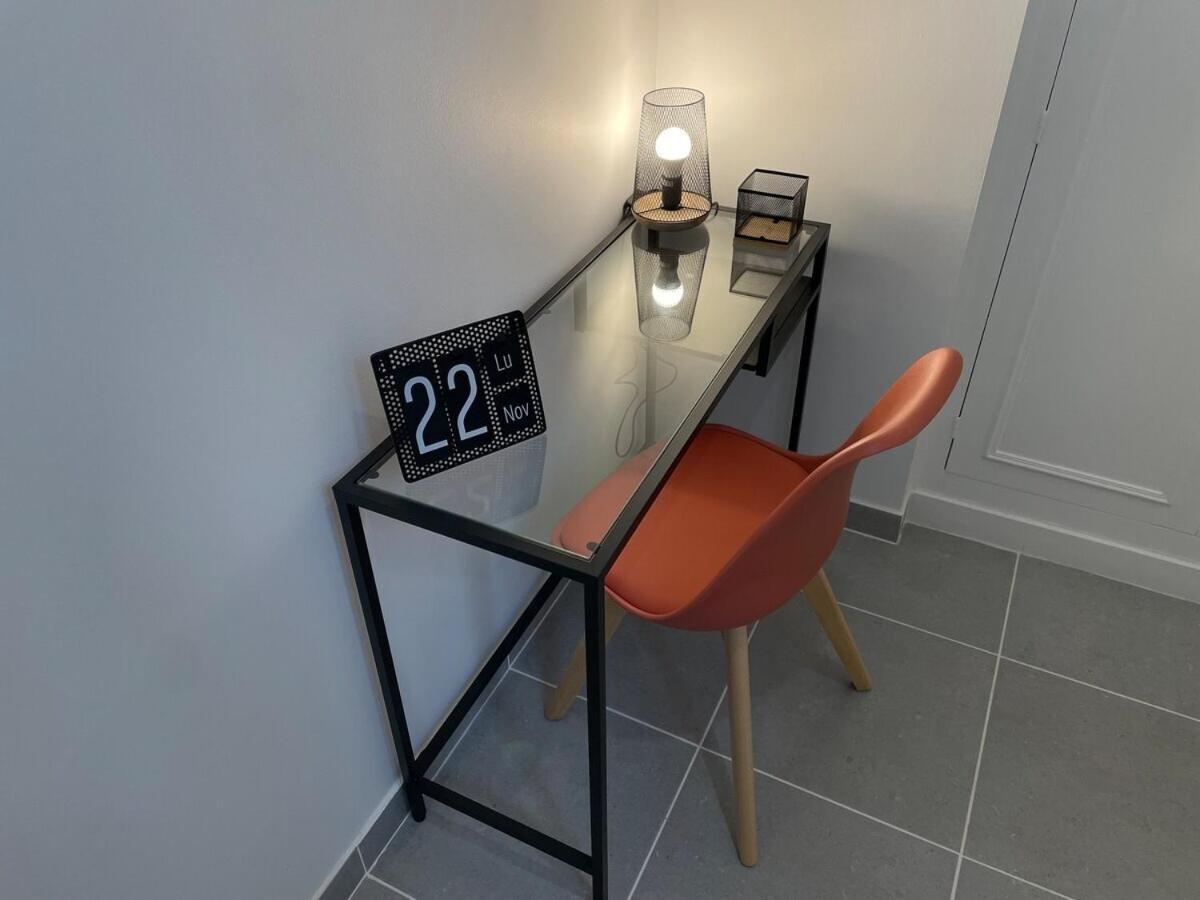 Appartement Le Familial Proche Gare à Sens Extérieur photo