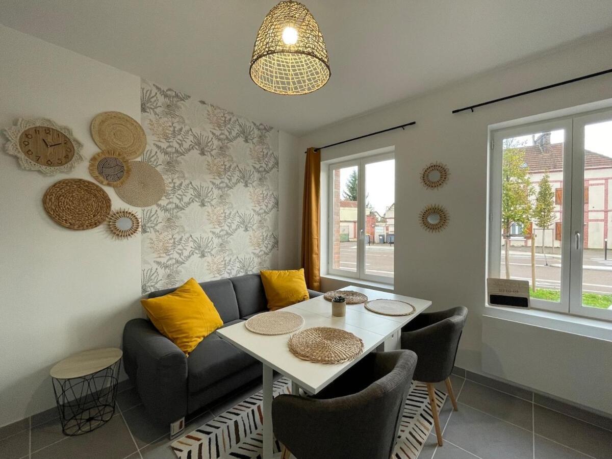 Appartement Le Familial Proche Gare à Sens Extérieur photo